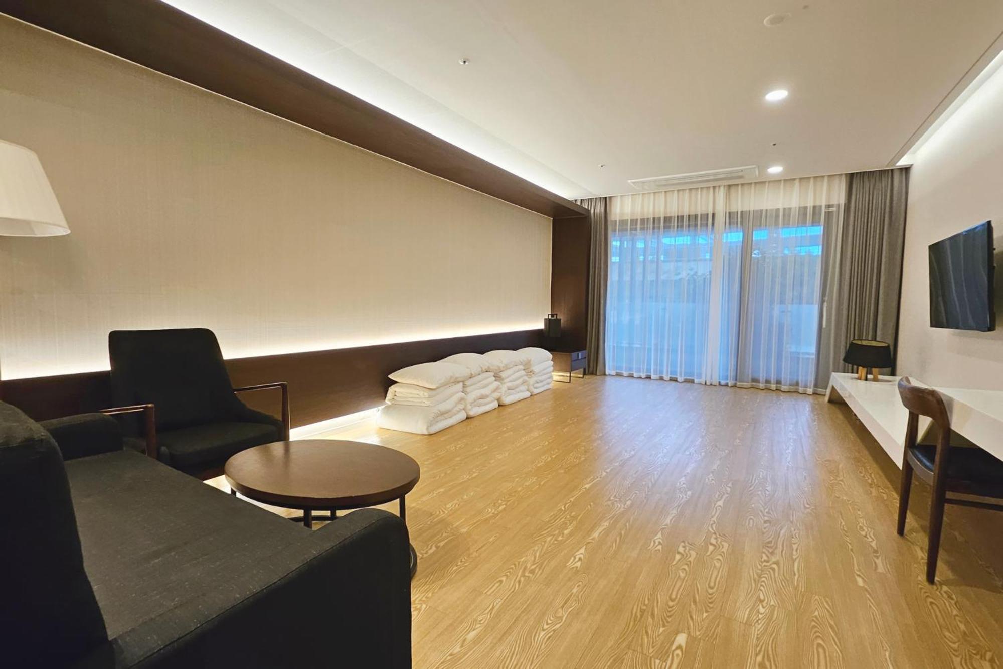 The Qube Resort Jeju Seogwipo Eksteriør bilde