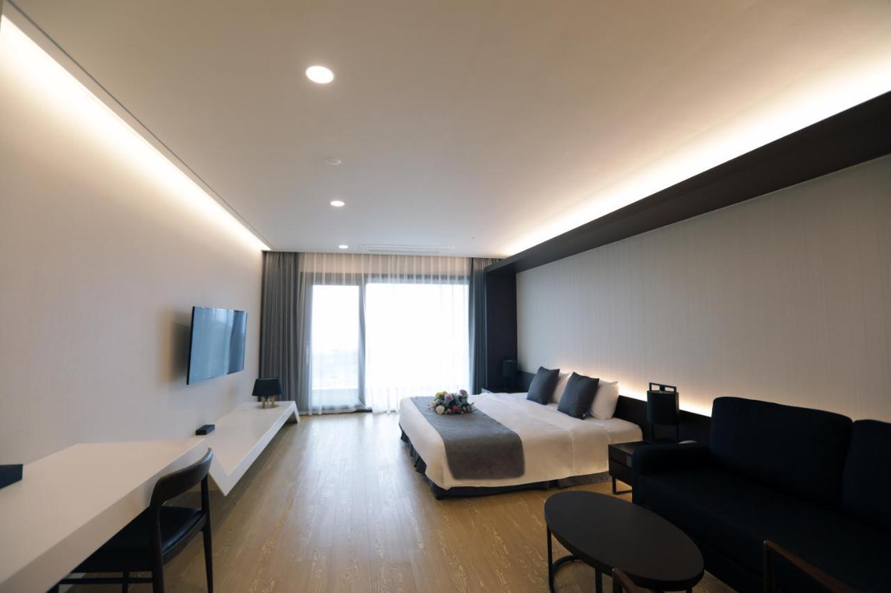 The Qube Resort Jeju Seogwipo Eksteriør bilde