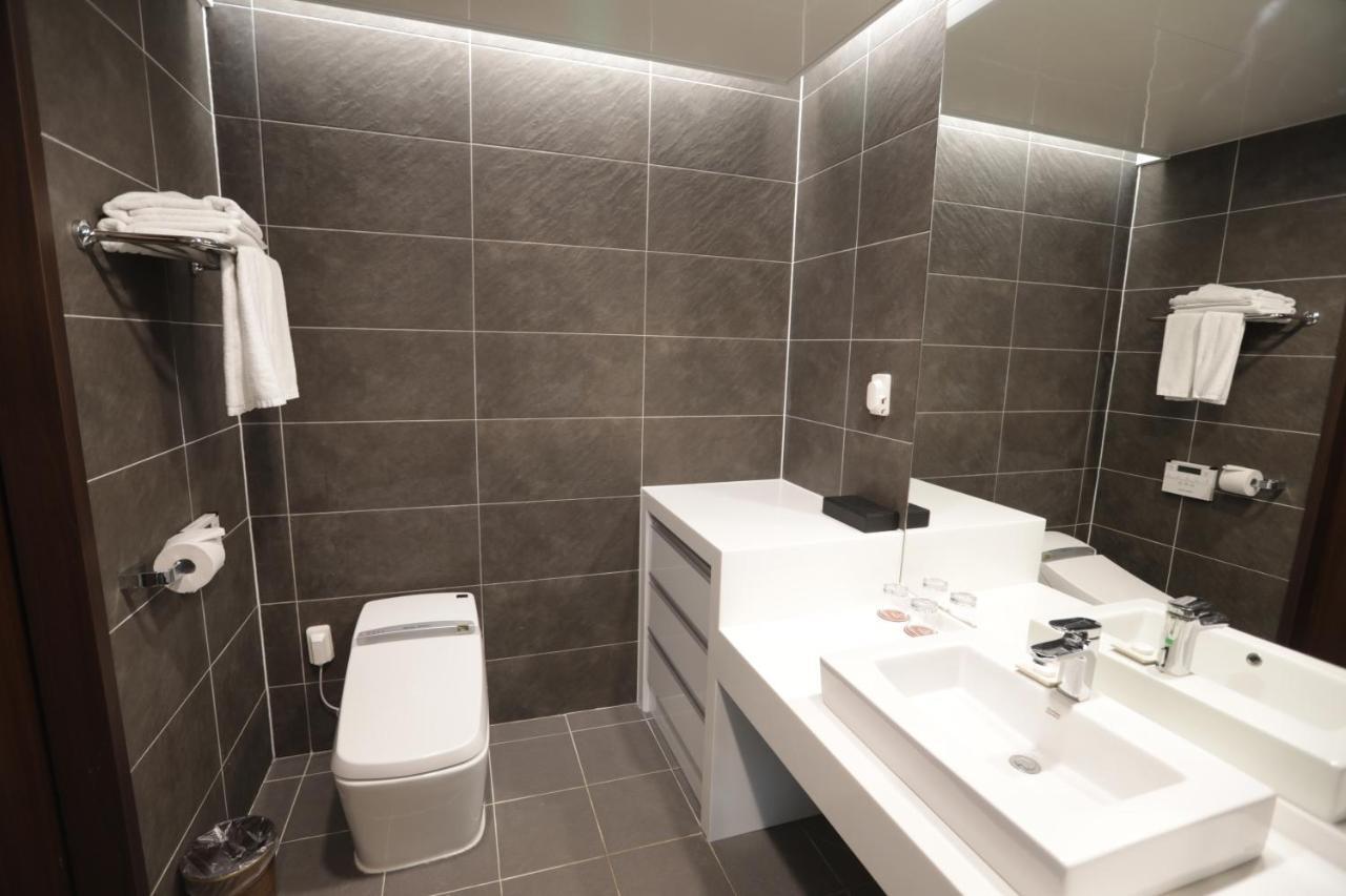 The Qube Resort Jeju Seogwipo Eksteriør bilde