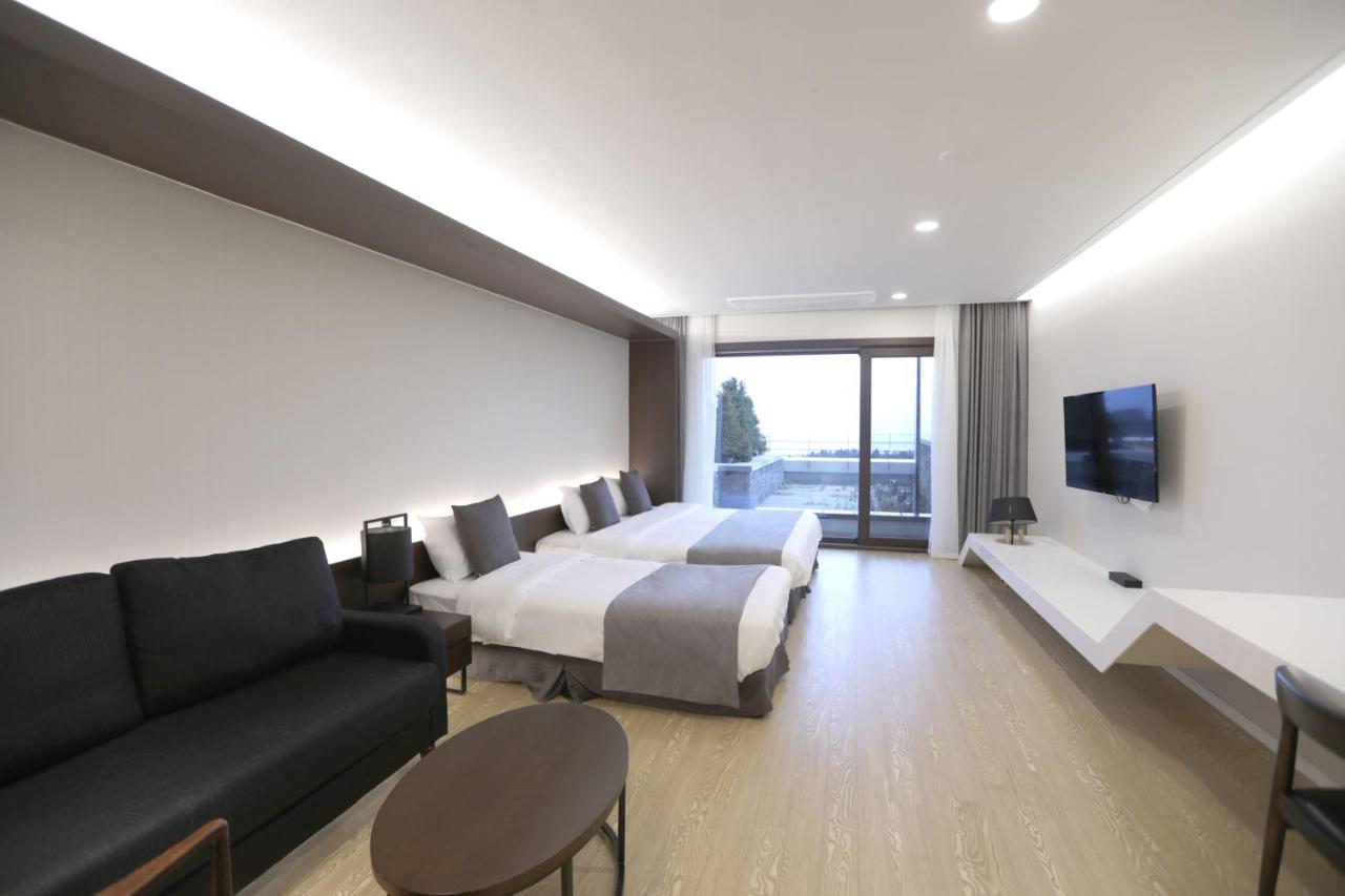 The Qube Resort Jeju Seogwipo Eksteriør bilde