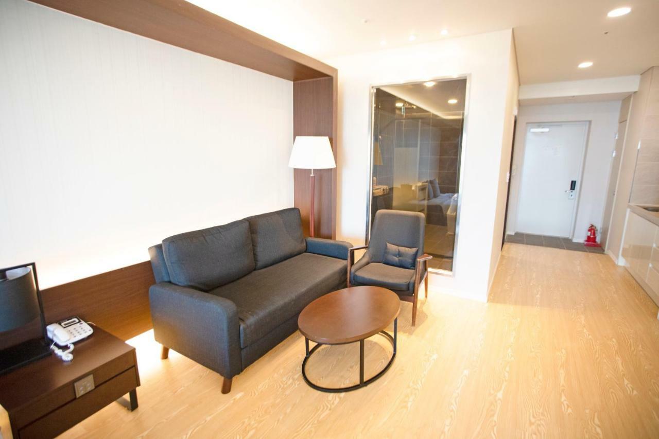 The Qube Resort Jeju Seogwipo Eksteriør bilde